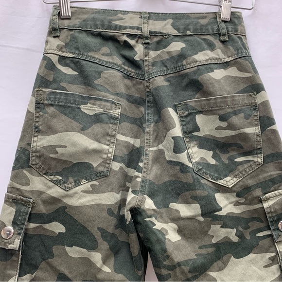 Urban Heritage Cargo camo military pants green Size XS fits 26 woman’s - Picture 8 of 16